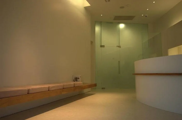 Artiste Studios - L'Orthodontiste - Dentist in London