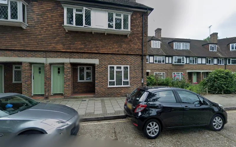 Miss S K Topping - Hinchley Wood Practice - Dentist in Esher