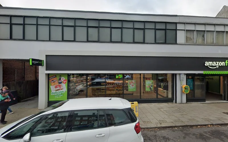 Page Peter - Dental clinic in London