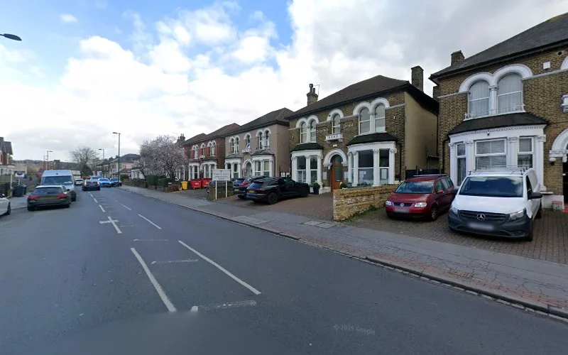 Patel Dakshu Babubhai - Dentist in Thornton Heath