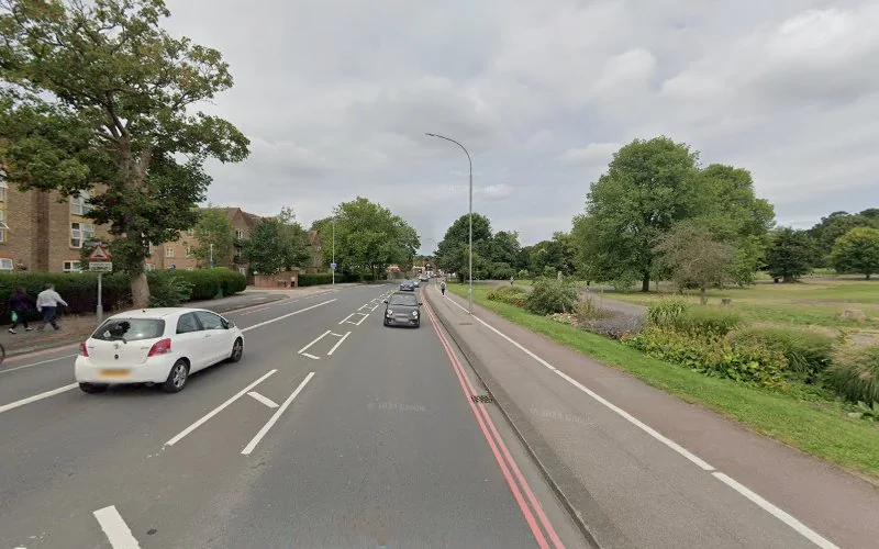 Dent KM UK - Dental clinic in Brighton