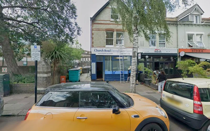 Banner P D - Dental clinic in Teddington