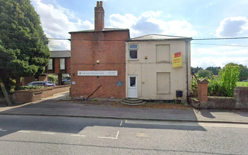 Khaki Dr T - Dental clinic in Wantage