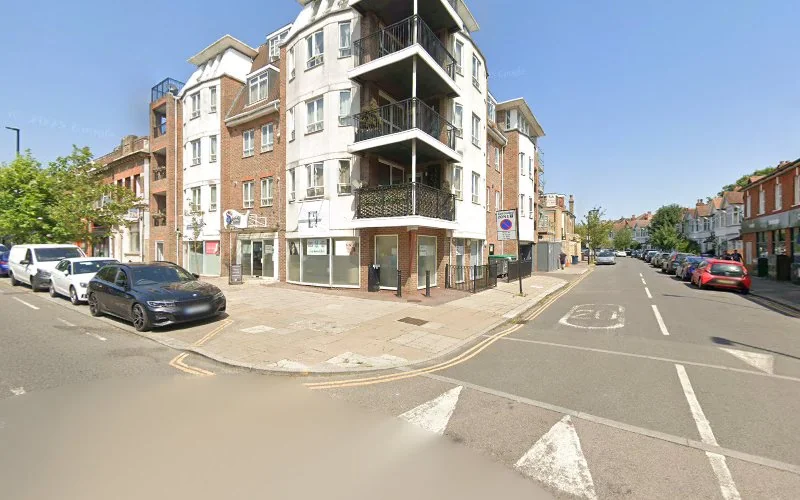 Dr. Saeid Haghri - Dentist in London