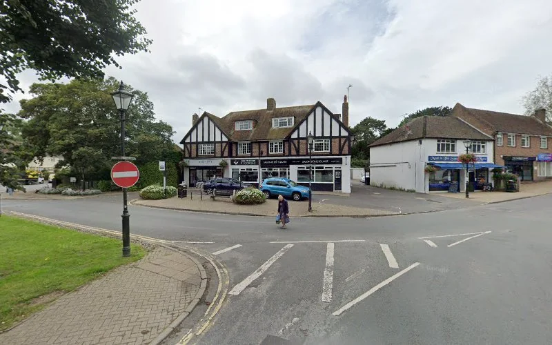 Pearl Dental Studios - Dental clinic in Littlehampton