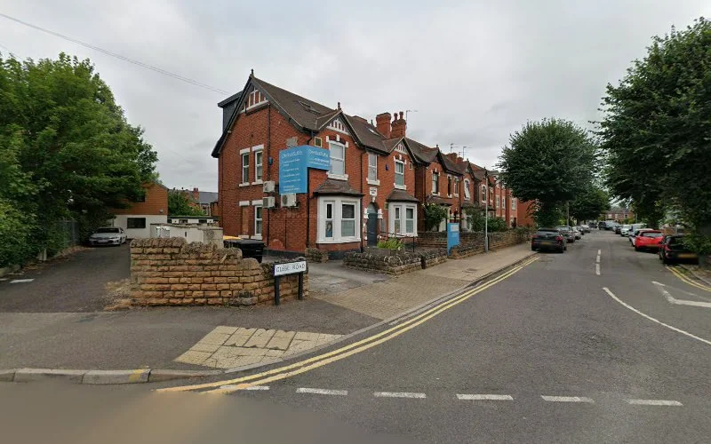 Straight Teeth Suite - Dental clinic in Nottingham