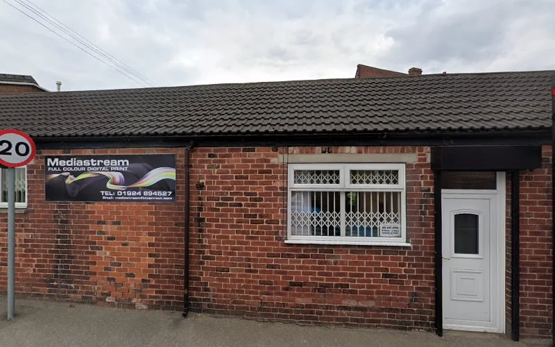 Harris Claire - Dental clinic in Normanton