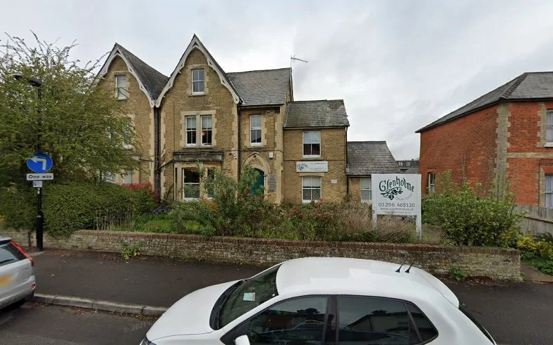 Dental Implants Hampshire - Dental implants periodontist in Basingstoke