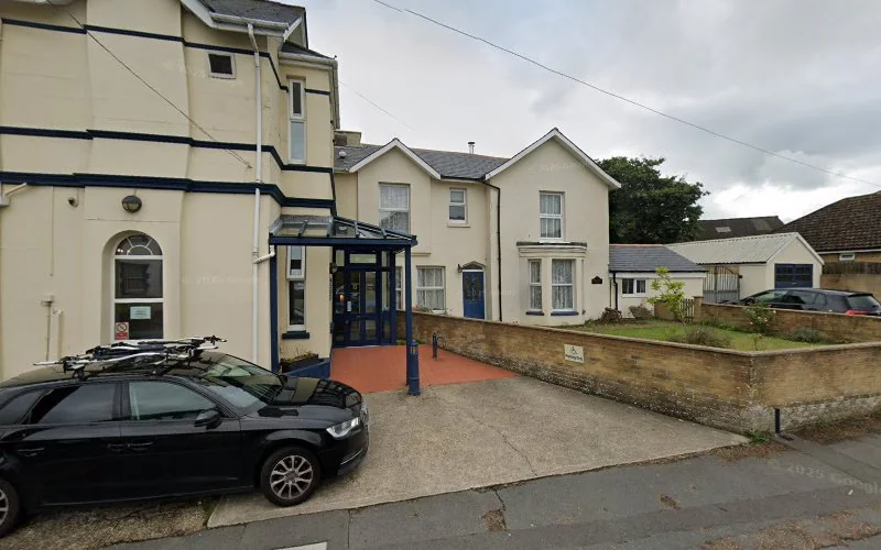 Mrs GB Y Chan - Sandown Dental Practice (Mr Rc Baker & Mrs J - Dental clinic in Sandown