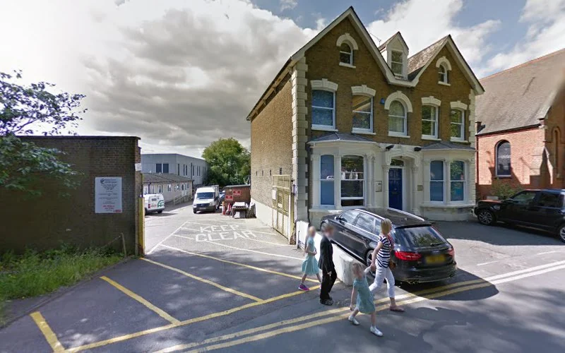 Patel M - Dentist in Epping