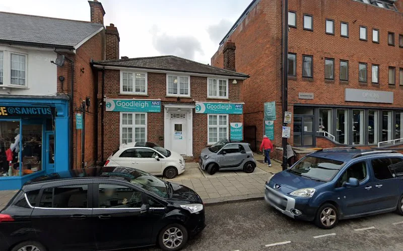 Rhamn M - Dental clinic in Chelmsford