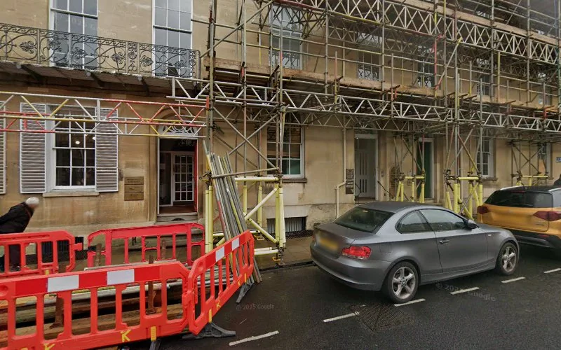 Molyneux, Winter and Valli's Dental Practice - Cosmetic dentist in Oxford