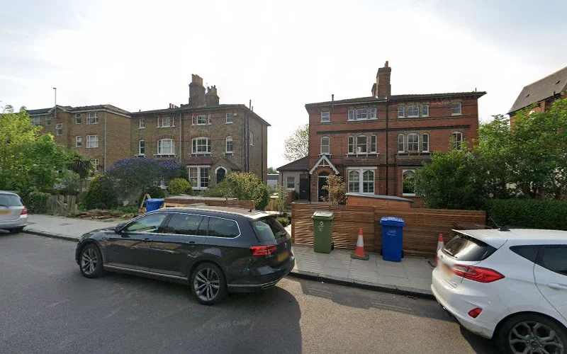 Martin J Burdon - Dental clinic in London