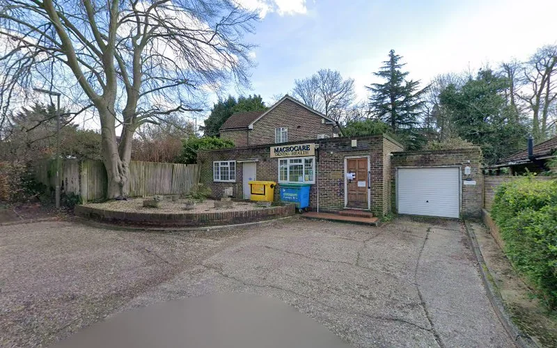 Mr H R Darafshian - Dentist in Woking