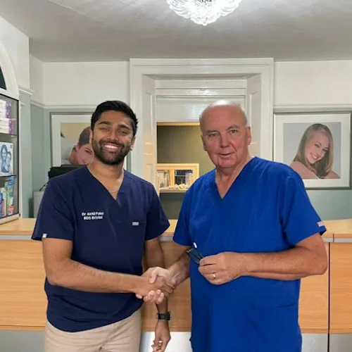 Bespoke Dental Lounge - Dorking - Dental clinic in Dorking