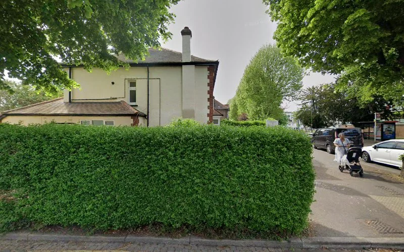 Mui Mrs Jenny - Dental clinic in Sutton