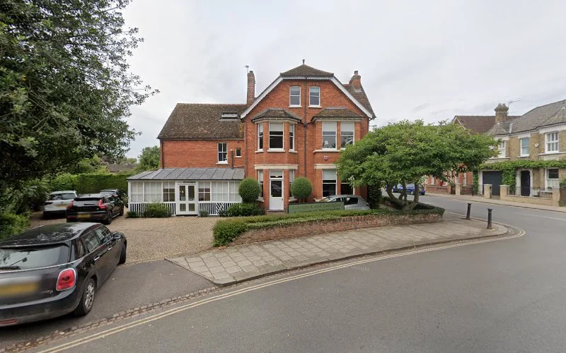 Latchford and Latchford - Dental clinic in Bedford