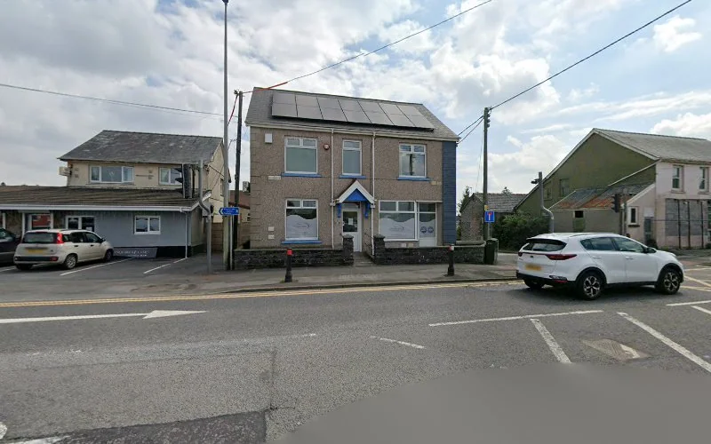 Dr Aw Ballantine - Dentist in Llanelli