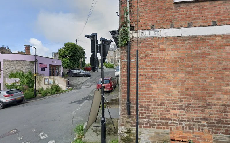 Finnigan & Kneale Butler - Dental clinic in Bishops Castle