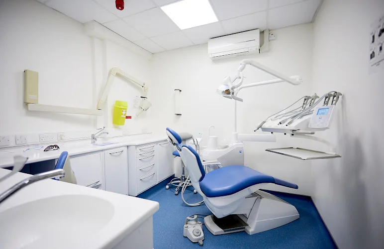 Well Street Dental Clinic - Dental clinic in London