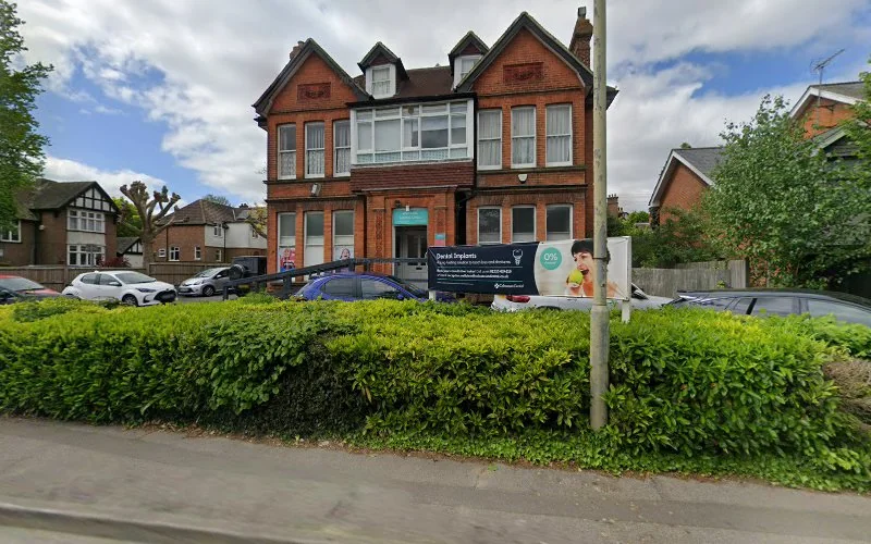 Reis Dr Chris - Dentist in Ashford