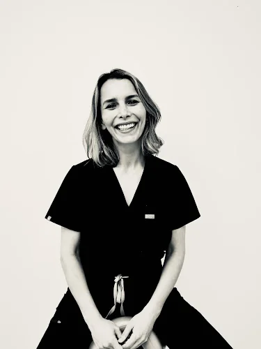 Doctor Taneh - Dental clinic in London