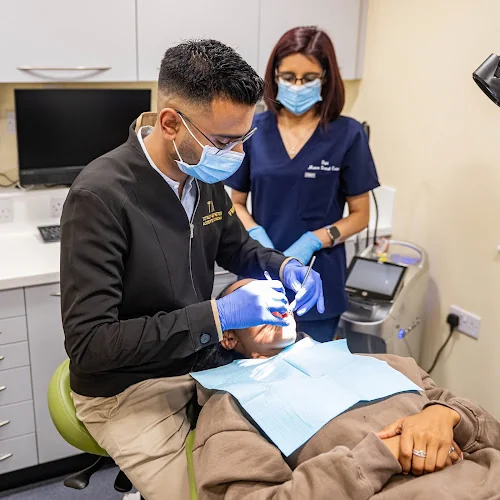 Manor Dental Centre - Dentist in Leicester