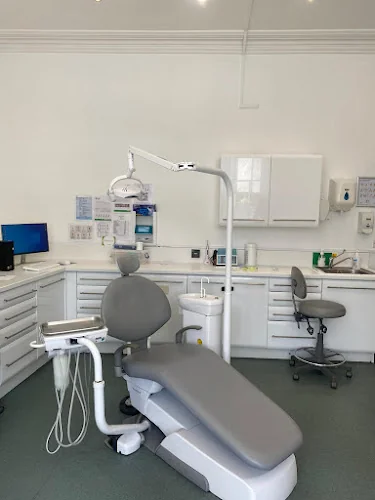 Damira Anglesea Dental Practice - Dentist in Southampton
