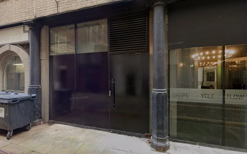 The Barton Cosmetic Dentistry Centre - Dental clinic in Manchester