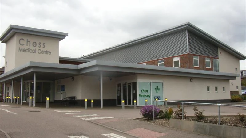 Thames Valley Dental Specialists | Private & NHS Prosthodontist | Endodontist | Periodontist | Dental Implants - Dental implants periodontist in Chesham