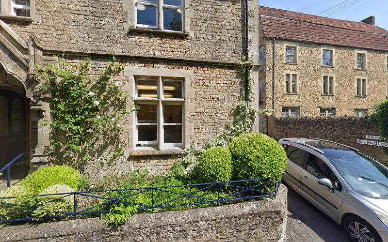 Richards A M - Dental clinic in Frome