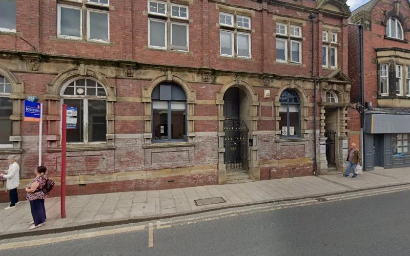 Leary R J - Dental clinic in Castleford