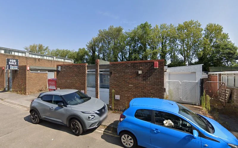 Lab 11 Orthodontics - Dental laboratory in Hatfield