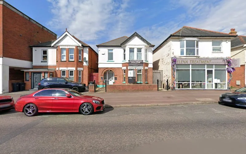 Hull Richard J - Dental clinic in Bournemouth