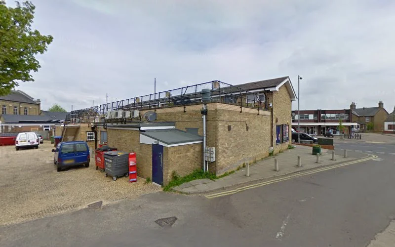 Dr J Craig - Cloves Dental Practice - Dental clinic in Sandy