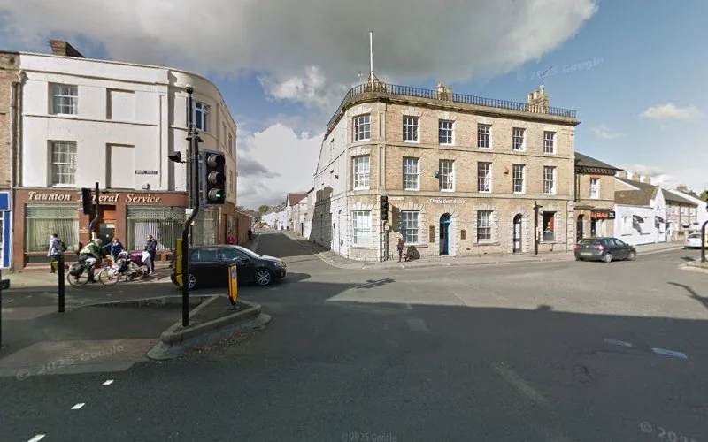 Yarde House Dental Practice - Dental clinic in Taunton