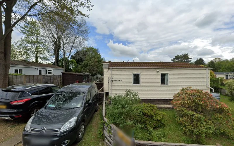 CrownEood Dental Surgery - Dental clinic in Bracknell