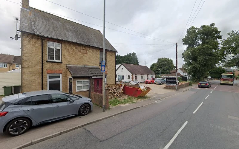 Rodericks - Dentist in Bedford