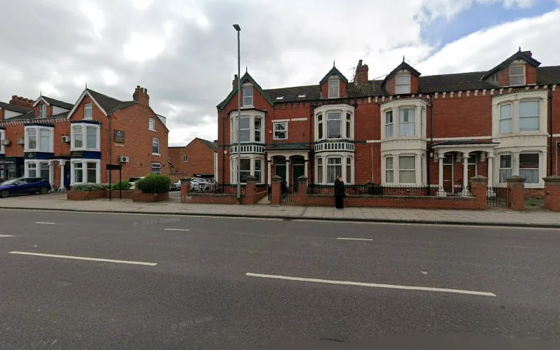 Dr R Thompson - Select Dental Care - Dentist in Middlesbrough