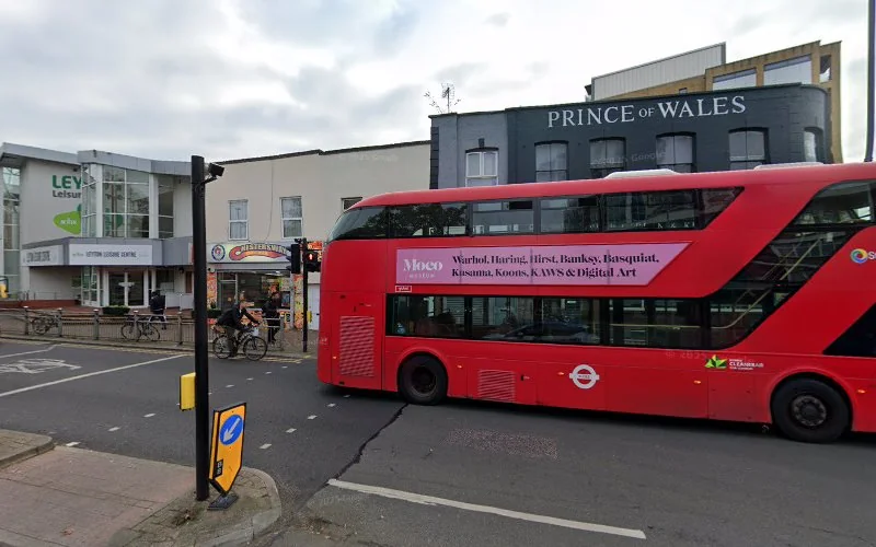 Bakshi V - Dental clinic in London