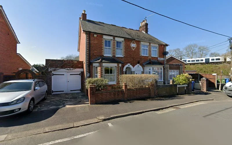 Dion Duke - Dental clinic in Farnborough