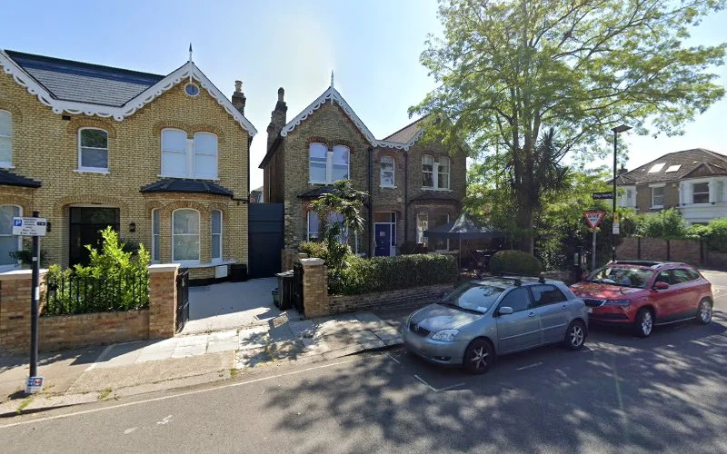 Murphy S - Dental clinic in London