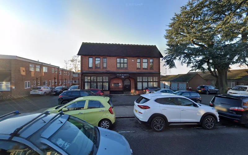 Maison Dr R - Dentist in Hinckley