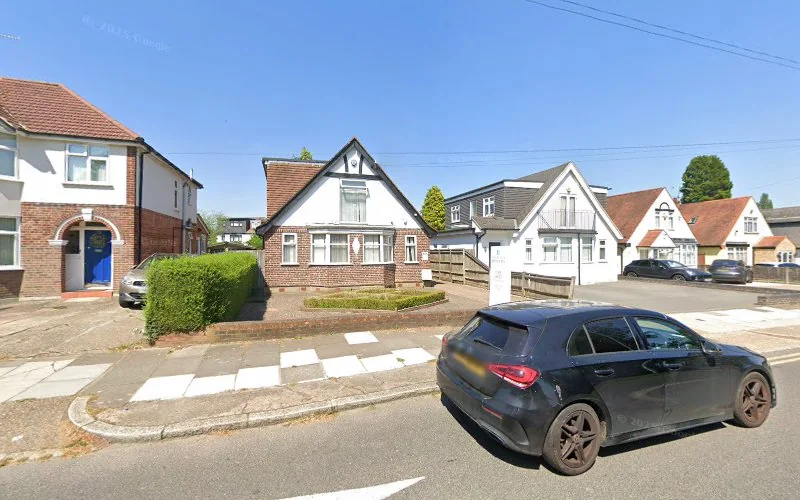 Newlands M - Dental clinic in Uxbridge