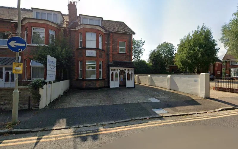 Ganatra Mr Rh - Dentist in Watford
