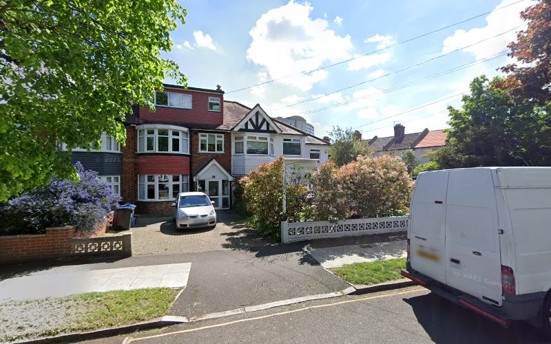 Poplar Dental - Dental clinic in Morden