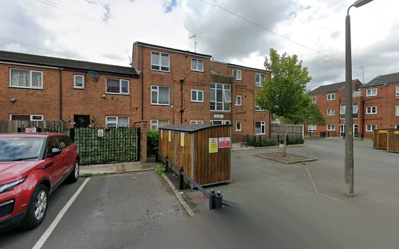 Dr Ish Kalyan - Dentist in Bolton