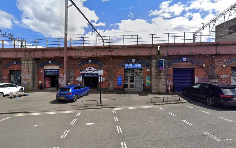 Hollywood Smiles - Teeth whitening service in Glasgow