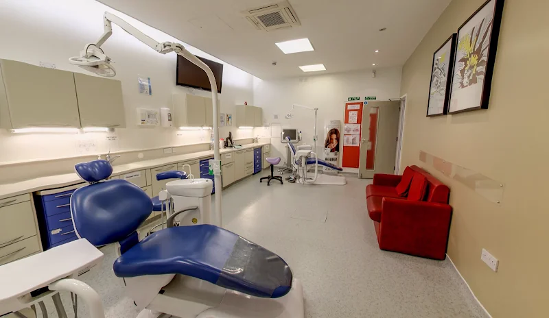 Orthoclinic - Orthodontist in Borehamwood