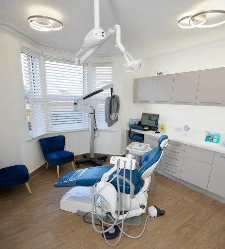 Triangle Dental - Dentist in Reading